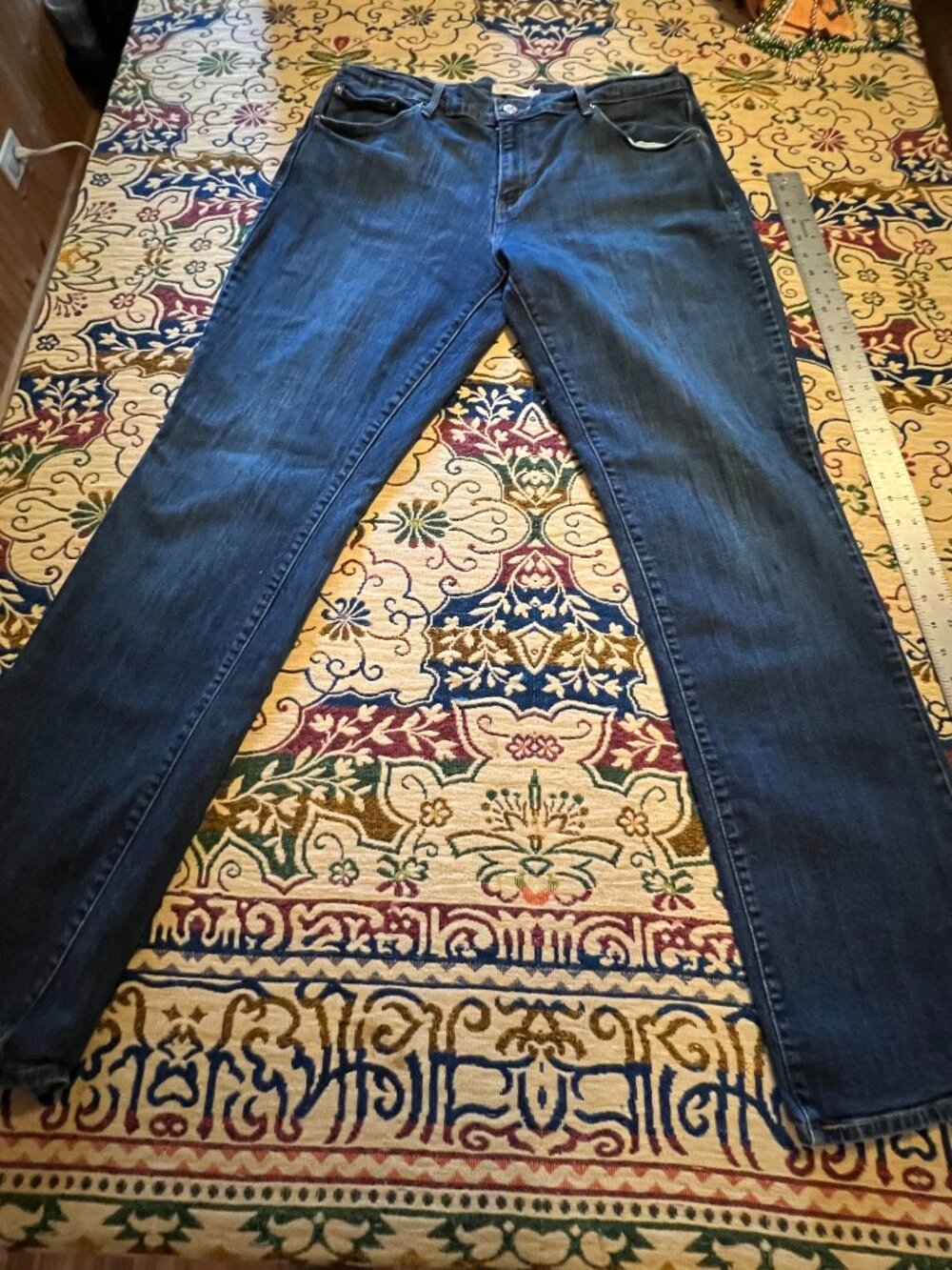 Levi 505 Jeans Women Size 32  Straight Mid Rise Medium blue Wash EXCELLENT